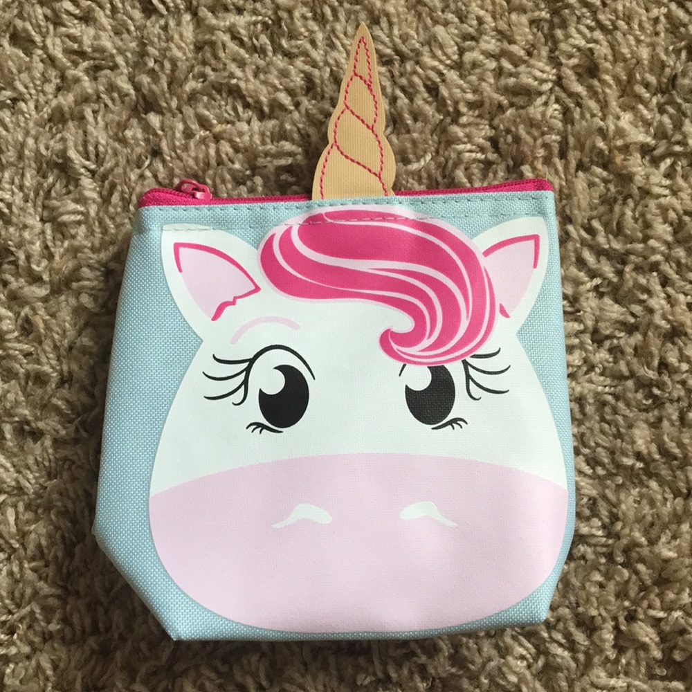 Thirty-one unicorn snacker